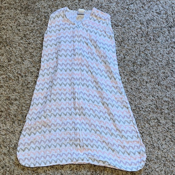 Halo SleepSack Chevron Pink - Lightweight - Picture 1 of 3